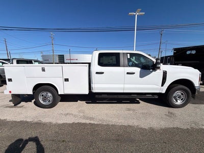 2027 Ford Super Duty F-350 SRW XL 4WD Crew Cab 179 WB 60 CA