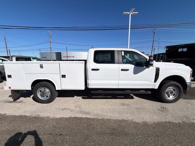2027 Ford Super Duty F-350 SRW XL 4WD Crew Cab 179 WB 60 CA