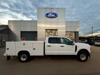 2027 Ford Super Duty F-350 SRW XL 4WD Crew Cab 179 WB 60 CA