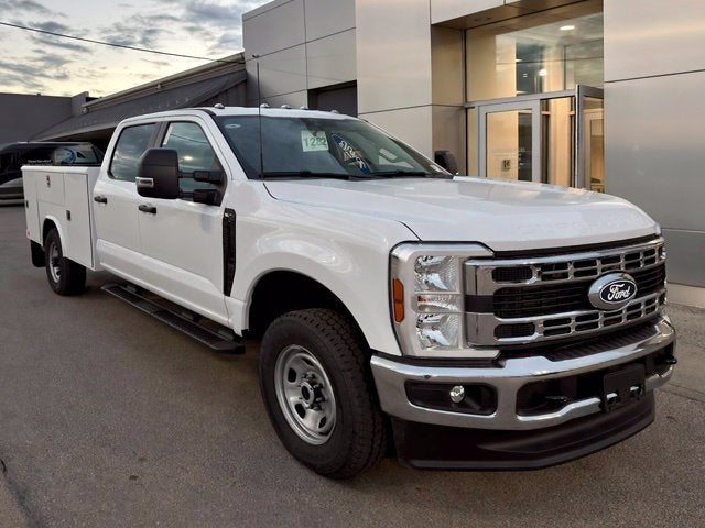 2027 Ford Super Duty F-350 SRW XL 4WD Crew Cab 179 WB 60 CA