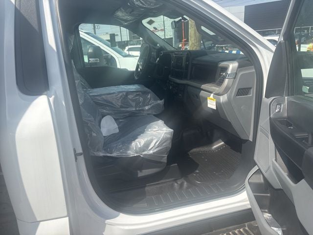2026 Ford Super Duty F-550 DRW XL 2WD Reg Cab 205 WB 120 CA