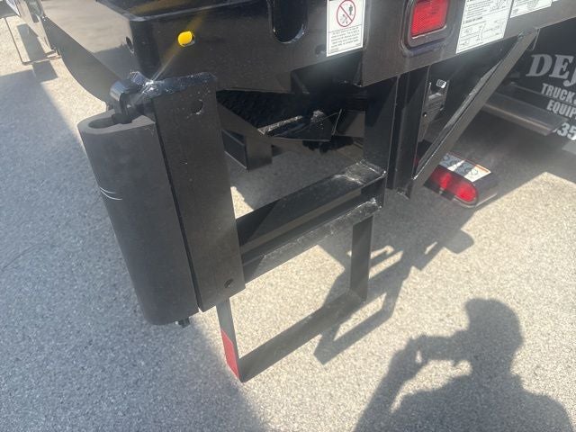 2026 Ford Super Duty F-550 DRW XL 2WD Reg Cab 205 WB 120 CA