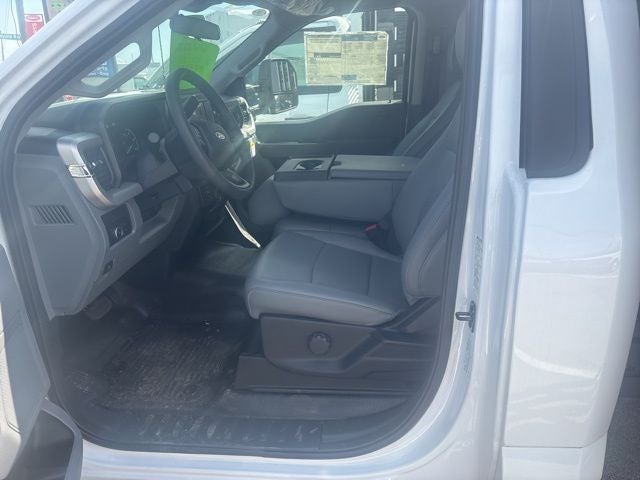 2026 Ford Super Duty F-550 DRW XL 2WD Reg Cab 205 WB 120 CA