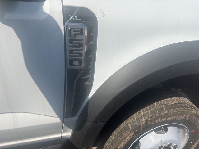 2026 Ford Super Duty F-550 DRW XL 2WD Reg Cab 205 WB 120 CA
