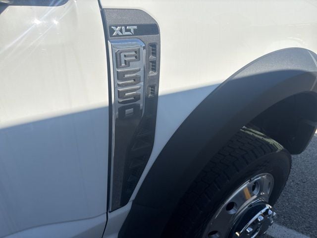2026 Ford Super Duty F-550 DRW XLT 4WD Crew Cab 203 WB 84 CA