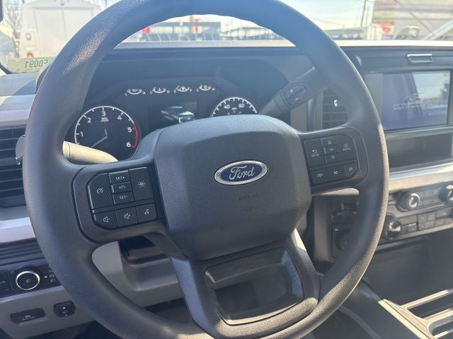 2026 Ford Super Duty F-550 DRW XLT 4WD Crew Cab 203 WB 84 CA