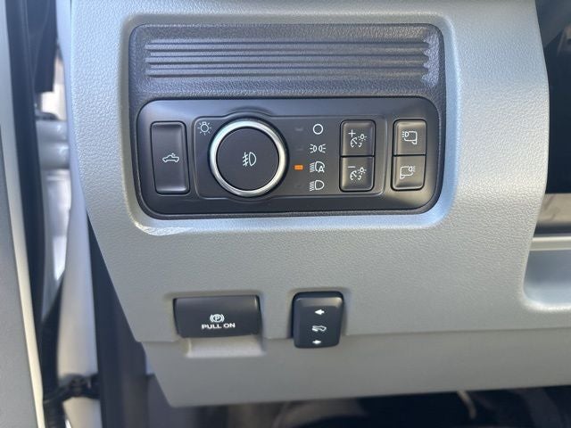 2026 Ford Super Duty F-550 DRW XLT 4WD Crew Cab 203 WB 84 CA
