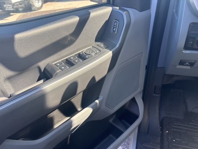 2026 Ford Super Duty F-550 DRW XLT 4WD Crew Cab 203 WB 84 CA