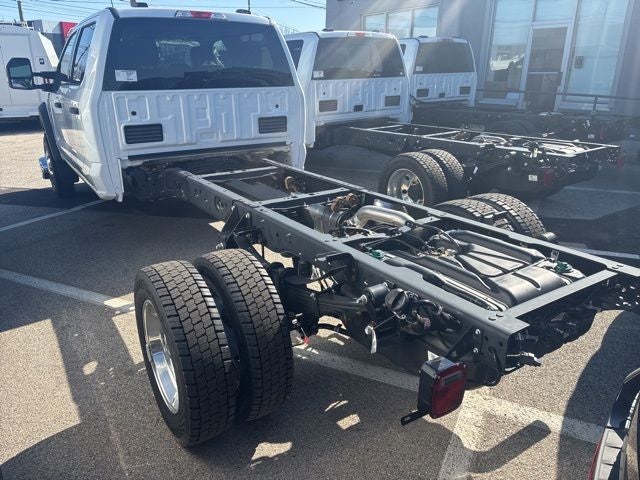 2026 Ford Super Duty F-550 DRW XLT 4WD Crew Cab 203 WB 84 CA