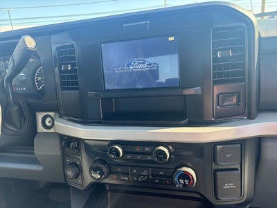 2026 Ford Super Duty F-550 DRW XLT 4WD Crew Cab 203 WB 84 CA