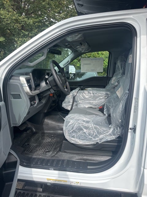 2025 Ford Super Duty F-450 DRW XL 4WD Reg Cab 169 WB 84 CA