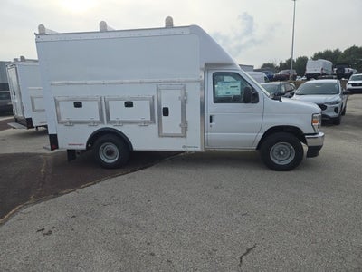 2026 Ford E-Series Cutaway E-350 SRW 138 WB