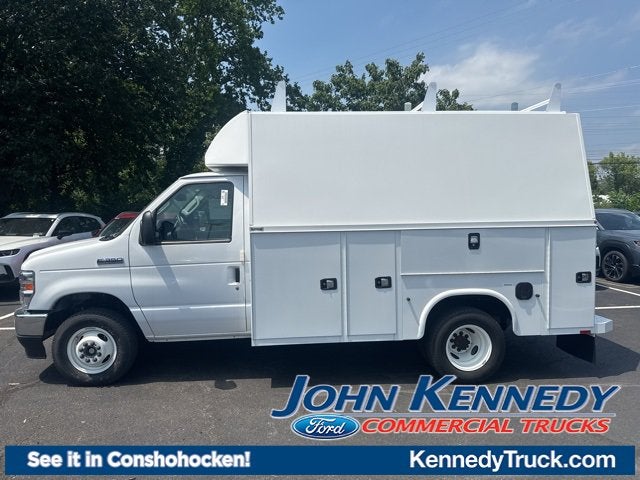 2025 Ford E-Series Cutaway E-350 SRW 138 WB