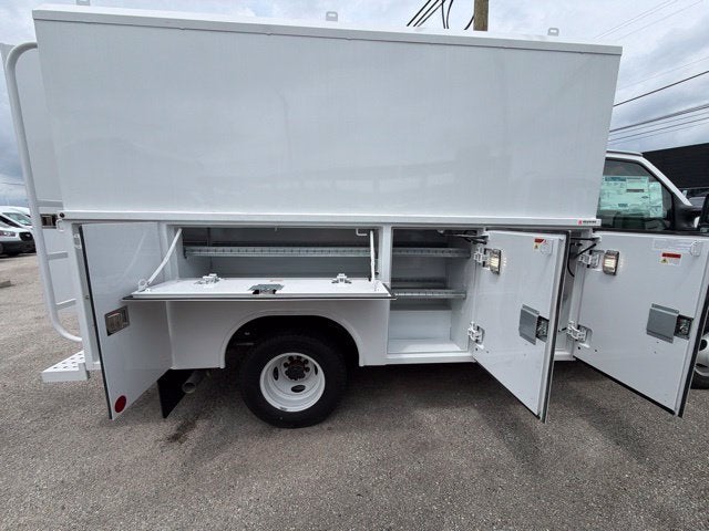 2026 Ford E-Series Cutaway E-350 DRW 138 WB