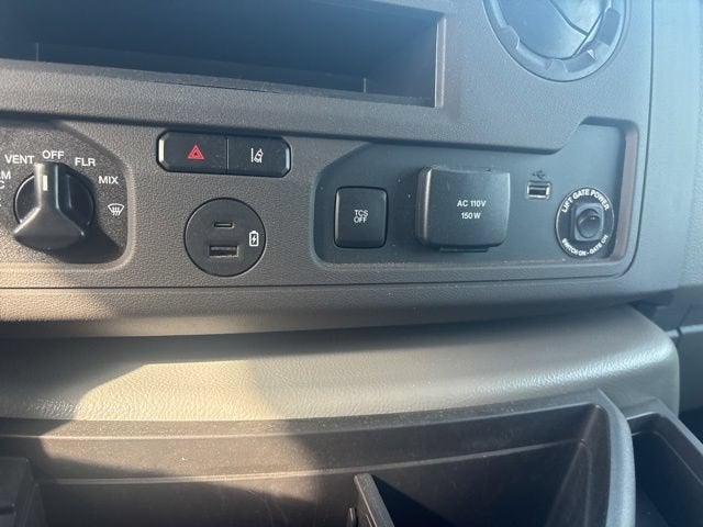 2026 Ford E-Series Cutaway E-450 DRW 176 WB