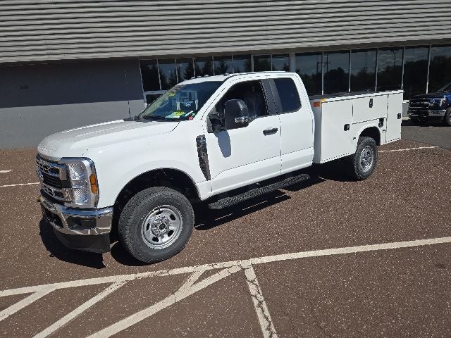 2026 Ford F-350 XL 4x4 SuperCab 168-In SRW's photo
