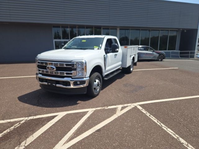 2025 Ford Super Duty F-350 DRW XL 4WD SuperCab 168 WB 60 CA