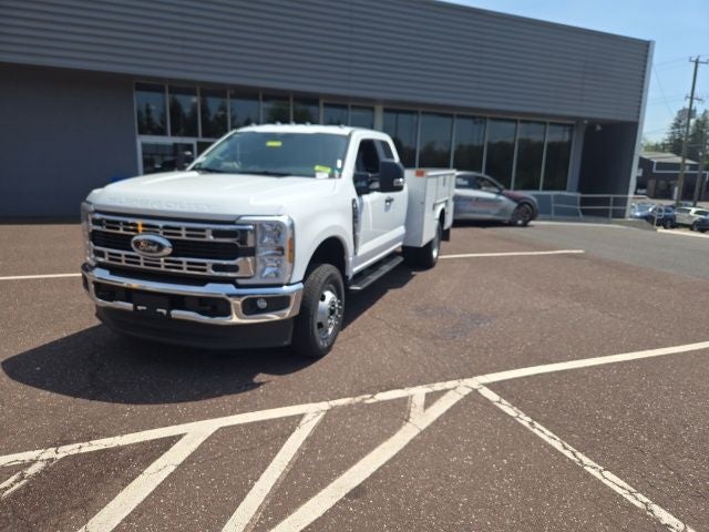 2025 Ford Super Duty F-350 DRW XL 4WD SuperCab 168 WB 60 CA