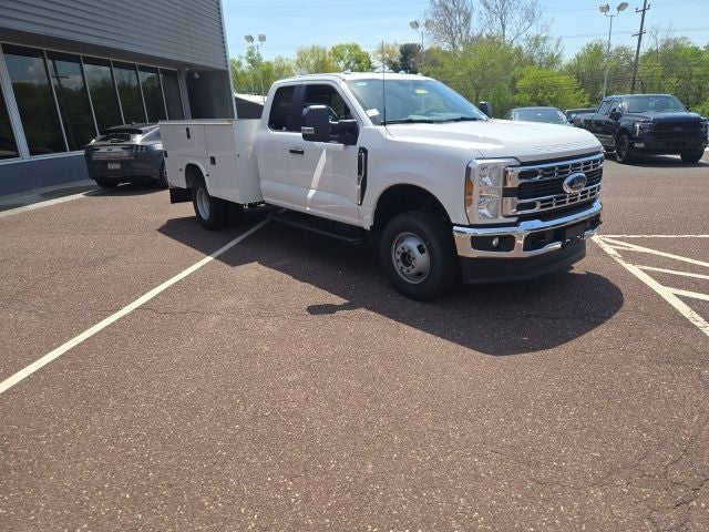 2025 Ford Super Duty F-350 DRW XL 4WD SuperCab 168 WB 60 CA