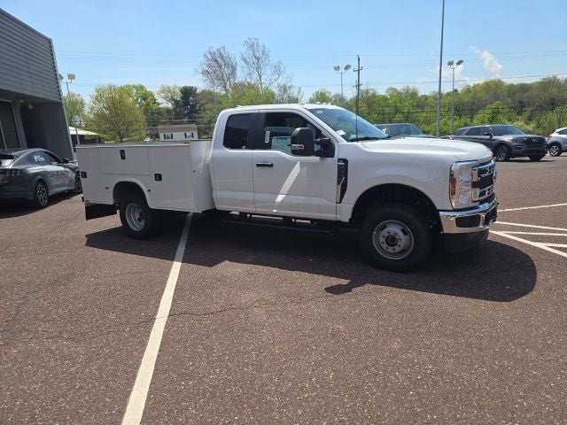 2025 Ford Super Duty F-350 DRW XL 4WD SuperCab 168 WB 60 CA