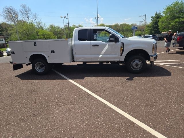 2025 Ford Super Duty F-350 DRW XL 4WD SuperCab 168 WB 60 CA
