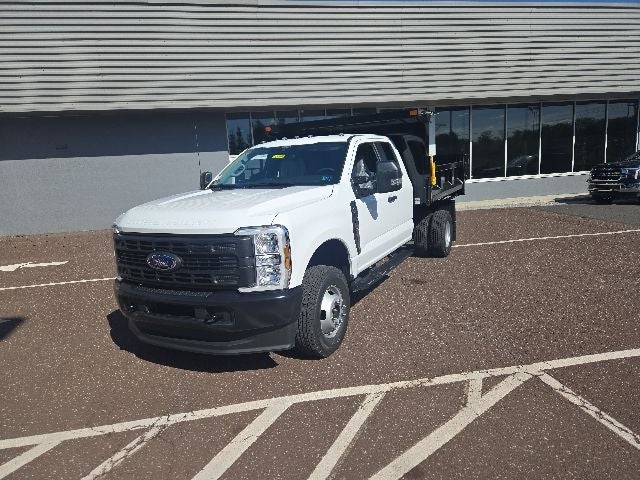 2026 Ford Super Duty F-350 DRW XL 4WD SuperCab 168 WB 60 CA