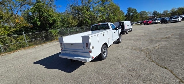 2026 Ford Super Duty F-350 SRW XL 4WD Reg Cab 145 WB 60 CA