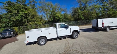 2026 Ford Super Duty F-350 SRW XL 4WD Reg Cab 145 WB 60 CA