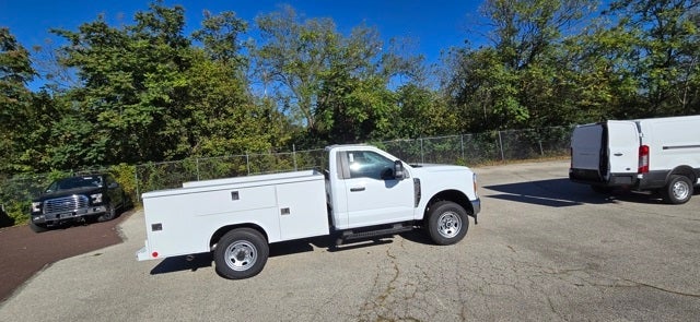 2026 Ford Super Duty F-350 SRW XL 4WD Reg Cab 145 WB 60 CA