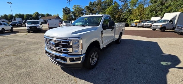 2026 Ford Super Duty F-350 SRW XL 4WD Reg Cab 145 WB 60 CA