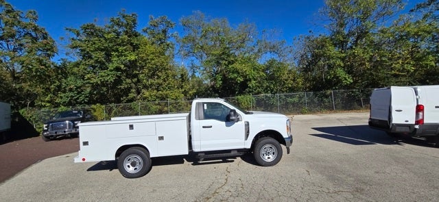 2026 Ford Super Duty F-350 SRW XL 4WD Reg Cab 145 WB 60 CA