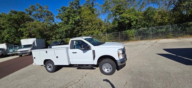 2026 Ford Super Duty F-350 SRW XL 4WD Reg Cab 145 WB 60 CA