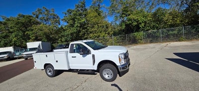 2026 Ford Super Duty F-350 SRW XL 4WD Reg Cab 145 WB 60 CA