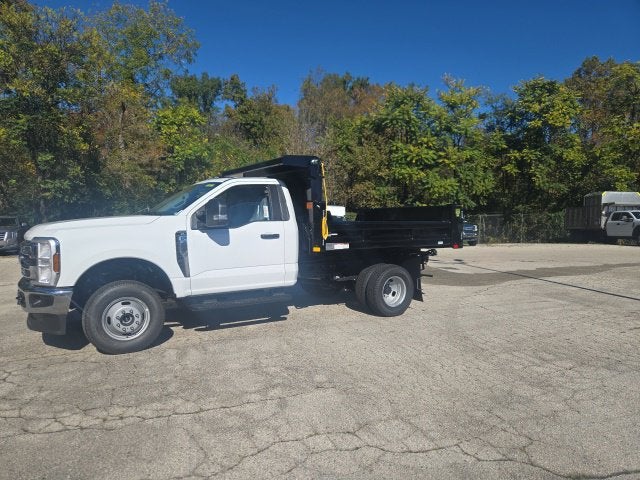 2026 Ford Super Duty F-350 DRW XL 4WD Reg Cab 145 WB 60 CA