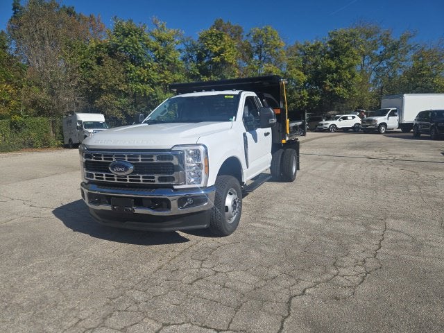 2026 Ford Super Duty F-350 DRW XL 4WD Reg Cab 145 WB 60 CA
