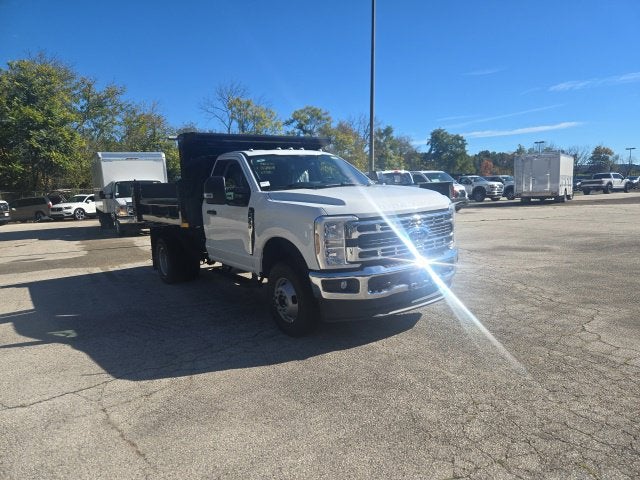 2026 Ford Super Duty F-350 DRW XL 4WD Reg Cab 145 WB 60 CA