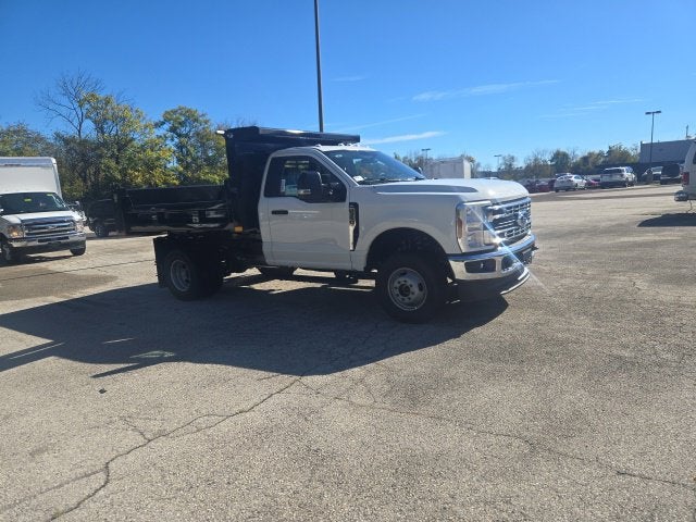 2026 Ford Super Duty F-350 DRW XL 4WD Reg Cab 145 WB 60 CA