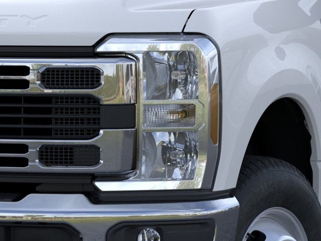 2026 Ford Super Duty F-350 DRW XL 4WD Reg Cab 145 WB 60 CA