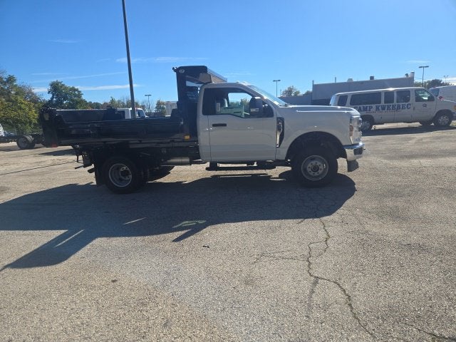2026 Ford Super Duty F-350 DRW XL 4WD Reg Cab 145 WB 60 CA
