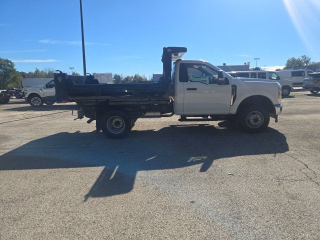 2026 Ford Super Duty F-350 DRW XL 4WD Reg Cab 145 WB 60 CA