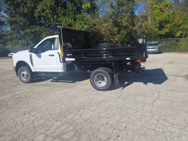 2026 Ford Super Duty F-350 DRW XL 4WD Reg Cab 145 WB 60 CA