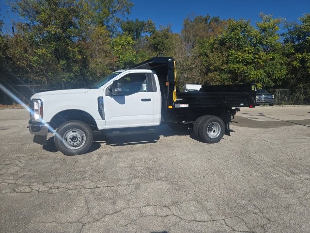 2026 Ford Super Duty F-350 DRW XL 4WD Reg Cab 145 WB 60 CA