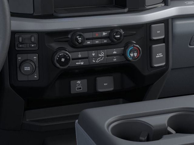 2026 Ford Super Duty F-550 DRW XL 4WD Crew Cab 203 WB 84 CA