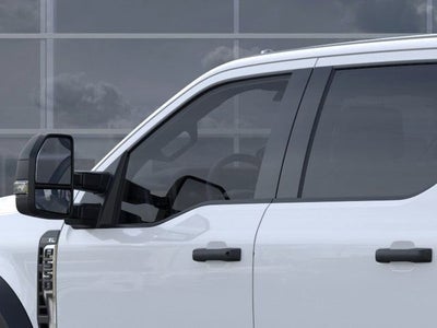 2026 Ford Super Duty F-550 DRW XL 4WD Crew Cab 203 WB 84 CA