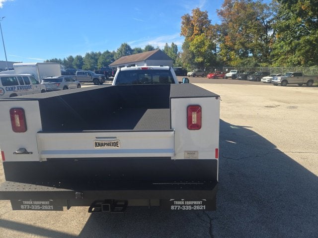 2026 Ford Super Duty F-550 DRW XL 4WD Crew Cab 203 WB 84 CA
