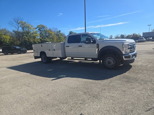2026 Ford Super Duty F-550 DRW XL 4WD Crew Cab 203 WB 84 CA