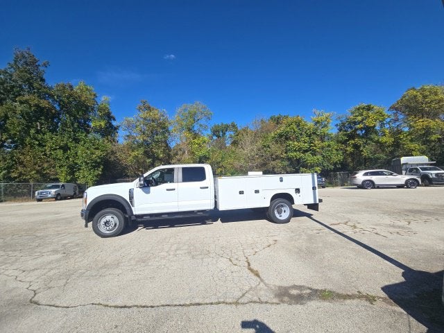 2026 Ford Super Duty F-550 DRW XL 4WD Crew Cab 203 WB 84 CA