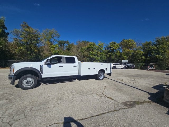 2026 Ford Super Duty F-550 DRW XL 4WD Crew Cab 203 WB 84 CA