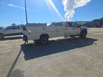 2026 Ford Super Duty F-550 DRW XL 4WD Crew Cab 203 WB 84 CA