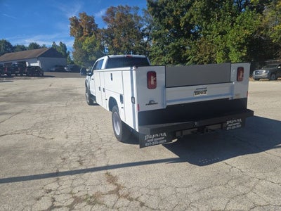 2026 Ford Super Duty F-550 DRW XL 4WD Crew Cab 203 WB 84 CA